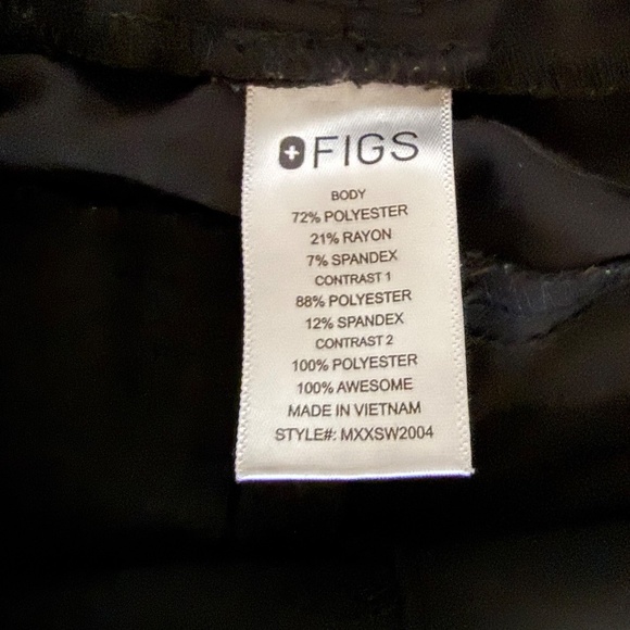 FIGS Women’s Black High Waisted Zamora Jogger & Casma two pocket Scrub top Small - Picture 5 of 13